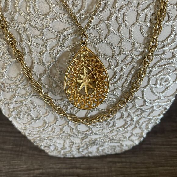 Vintage SHP Marked Gold Tone Plated Layered Chain Pendant Necklace - Picture 5 of 6